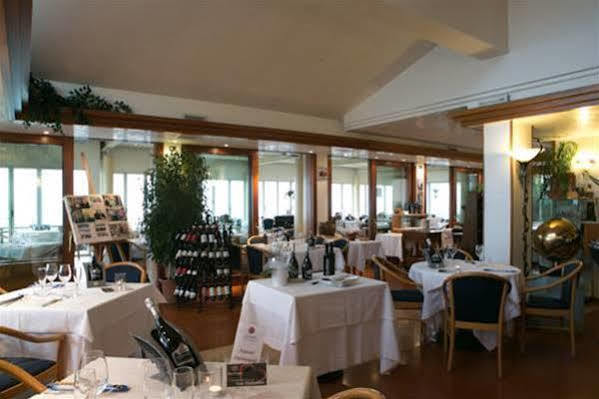 Villa Del Poggio Prosecco Bike Hotel San Pietro Di Feletto Bagian luar foto